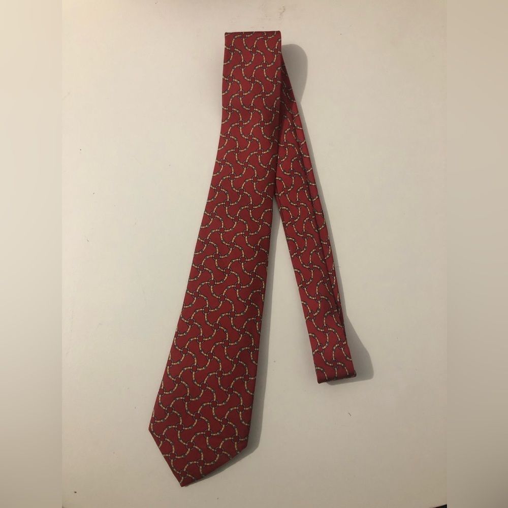 Hermes 964 Red 100% Silk Blue And Yellow Buckle Link Men’s Tie